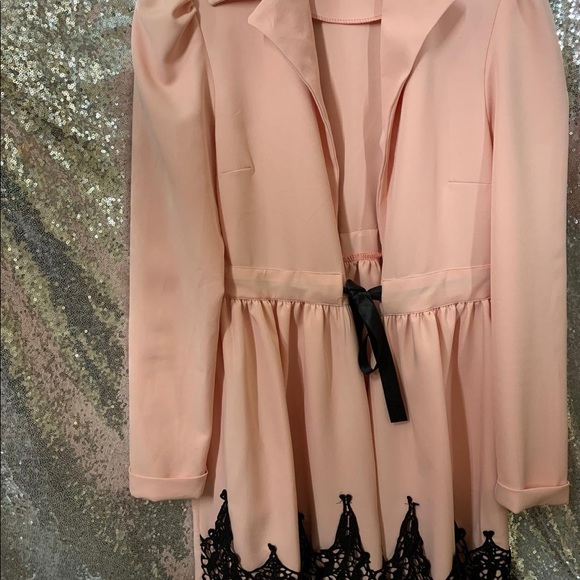 Women Jacket size small is vary nice - Picture 2 of 2